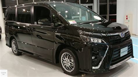 2021 Toyota Voxy 1.8 Hybrid ZS / In Depth Walkaround Exterior ...