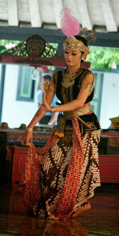 Tari Serimpi | Gambar tarian, Kostum tari, Penari