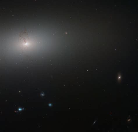 Hubble Image of the Week - Elliptical Galaxy NGC 2768