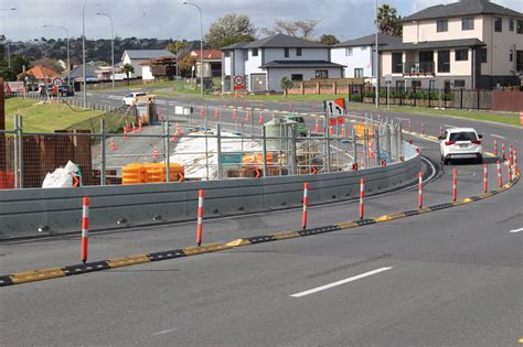 Temporary Steel Barriers | Steel Jersey Barriers | Workzone Safety