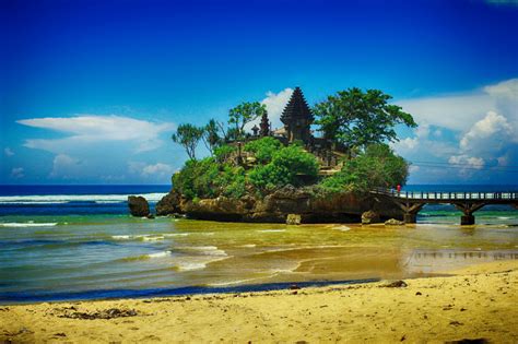 Wisata Pantai Balekambang Malang, Tempat Wisata Yang Fenomenal. - DUNIA ...