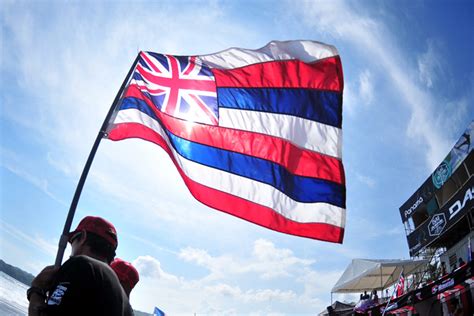 What's the story behind the Hawaiian flag?