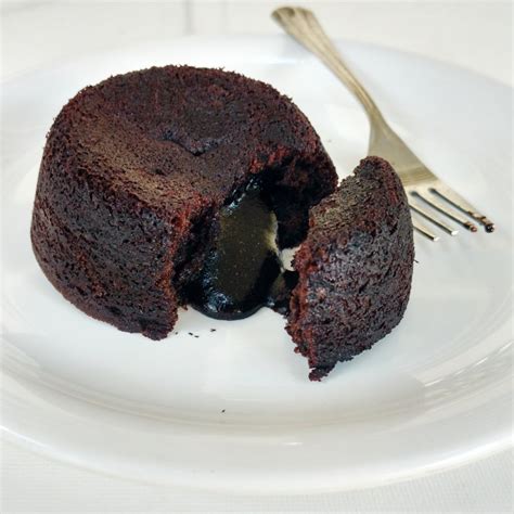 Chocolate lava cake ! - FLOURS & FROSTINGS