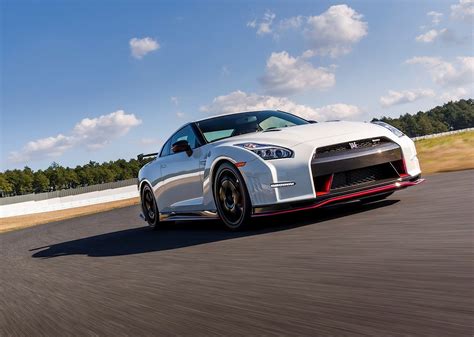 NISSAN GT-R (R35) Nismo Specs & Photos - 2014, 2015, 2016 - autoevolution