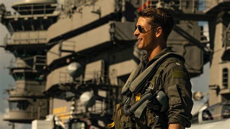 New Photos From TOP GUN: MAVERICK Along With New Story Details — GeekTyrant