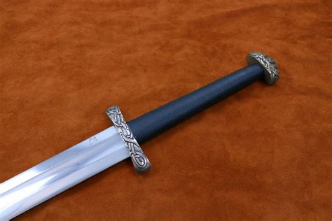 Two Handed Viking Sword | darksword-armory.com