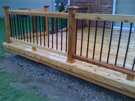 Railing and baluster ideas ( Deckorators) | Deck railing design, Wood ...