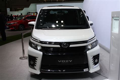 2013 Tokyo Motor Show Live - Toyota Voxy and Noah Concepts