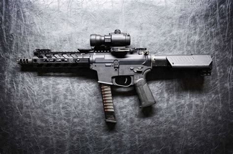 Quarter Cirlce 10's 9mm AR Pistol [2048x1365] : r/GunPorn