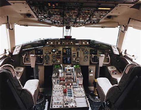 Cool Jet Airlines: Boeing 767 Cockpit