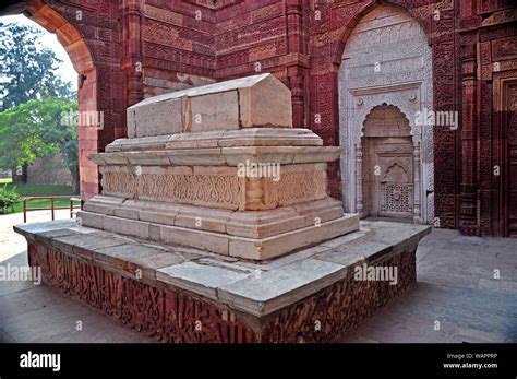 Qutubuddin Aibak Tomb