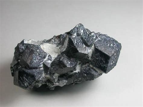 Iron Facts, Symbol, Discovery, Properties, Uses