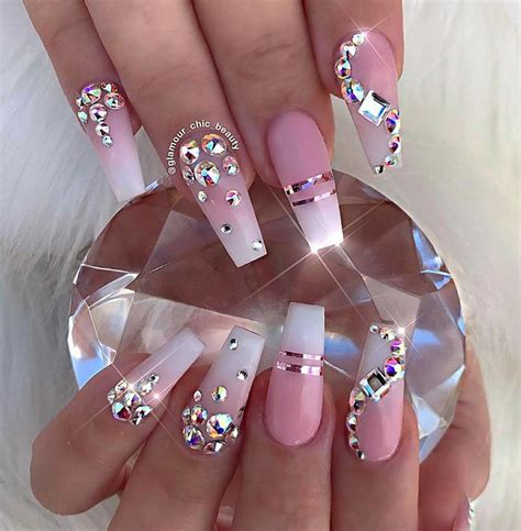 13 Inspirational Glitter Nail Art Designs ~ Black White Nation