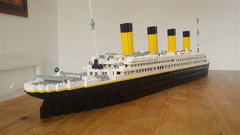 LEGO IDEAS - RMS Titanic (46'' real life model with lights)