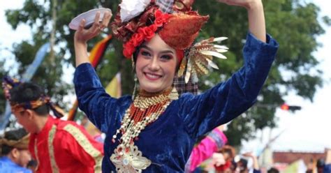 Mengenal Suku Minang asli Sumatera Barat - Daerah Katadata.co.id