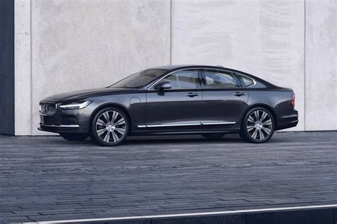 Used 2021 Volvo S90 Plug-in Hybrid Review | Edmunds