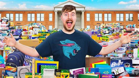 Giving School Supplies To The Poorest Schools In America - YouTube