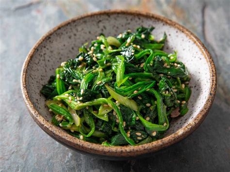 Sigeumchi Namul (Korean Marinated Spinach Banchan) Recipe