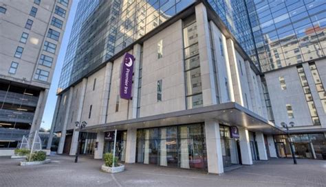 Cardiff City Centre (Queen Street) Hotel | Premier Inn