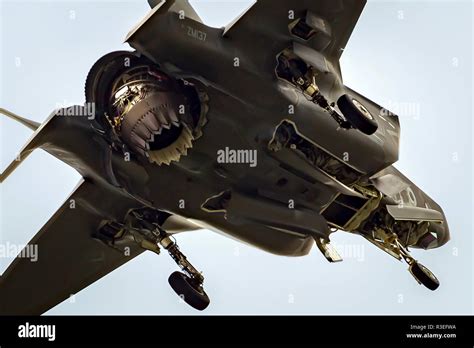 Lockheed martin f 35 lightning ii jet engine hi-res stock photography ...