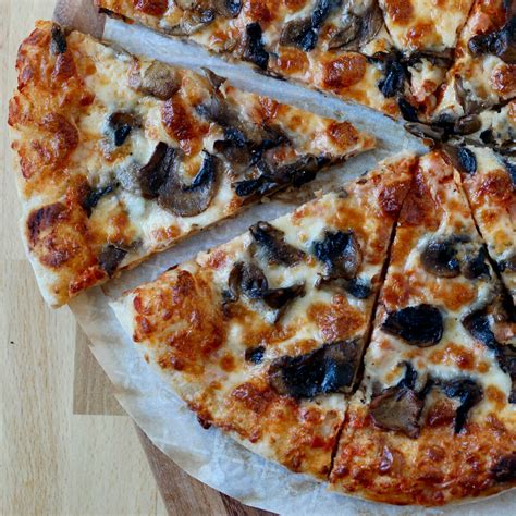 Easy Homemade Mushroom Pizza - Everyday Homemade