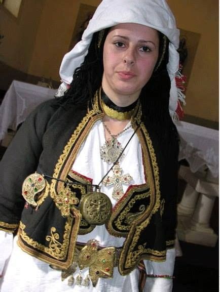 Travnik | National clothes, Traditional fashion, Traditional outfits