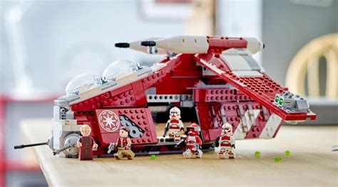 LEGO Star Wars 75354 Coruscant Guard Gunship revealed