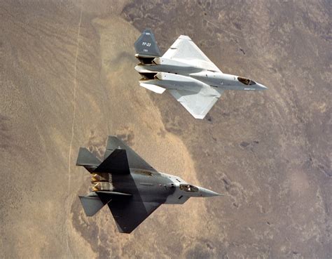 WATCH THESE PHOTOS FEATURING THE YF-23 AND YF-22 FLYING TOGETHER AND ...