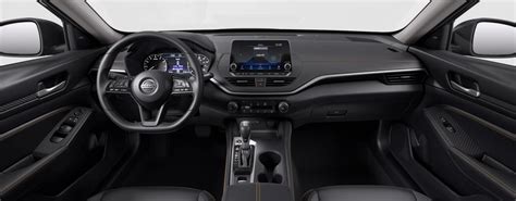 2020 Nissan Altima Interior | Straub Nissan