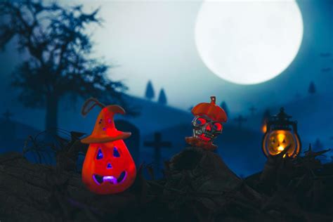 Spooky cemetery with glow halloween pumpkin 10266204 Stock Photo at ...