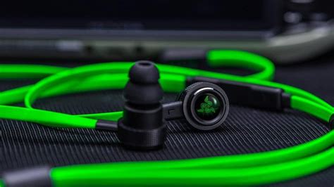 Best Gaming Earbuds : Buyer's Guide & Reviews - Bemwireless