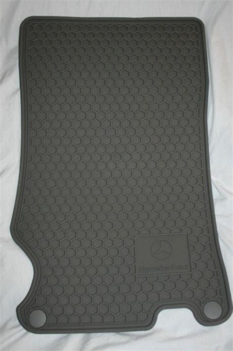 Mercedes benz rubber floor mats logo