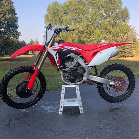 CRF250F vs CRF250R - Which Dirt Bike Is Best For You? - Motocross Hideout