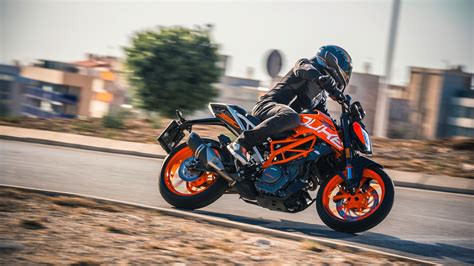 2015 - 2016 KTM 390 DUKE | Top Speed