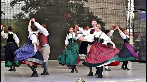 German folk dance - Die Spinnstube - YouTube