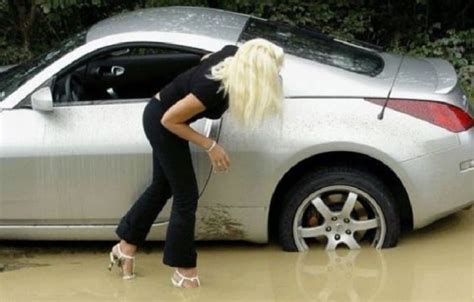 20 Funny Girl Fails From All Over The World