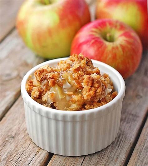 Classic Apple Crisp Recipe - Pinch of Yum