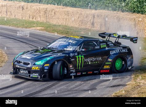 2017 Nissan GT-R drift car with Steve Biagioni at the 2017 Goodwood ...