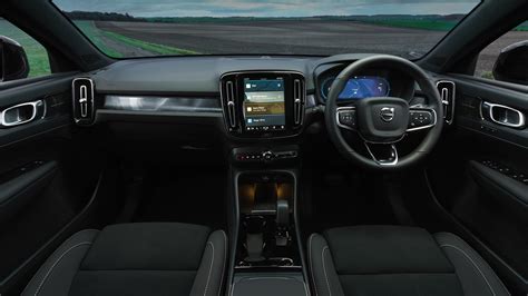 Volvo C40 Recharge Interior Layout & Technology | Top Gear