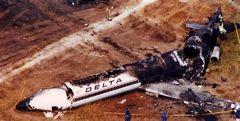 Crash of a Boeing 727-232 in Dallas: 14 killed | Bureau of Aircraft ...