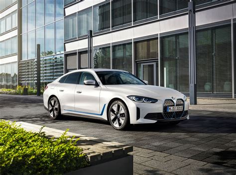 BMW adds new AWD model to its all-electric i4 series | Flipboard