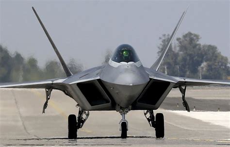 Stealth F-22 vs. Stealth F-22: How the Air Force Could Train to Beat ...