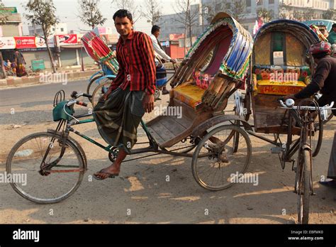 Bangladesh Old Dhaka Rickshaw Photography Print - www.espiritudetierra.com