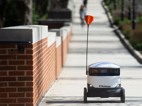 Food delivery robots are taking over US streets. Knoxville might press ...