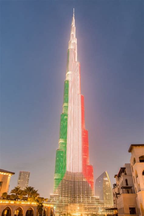 Burj Khalifa Light Show & Dubai Fountain Timings (& where to get the ...