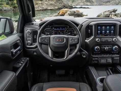 Let's Take a Look Inside the 2021 GMC Sierra 1500 Crew Cab - Kelley ...