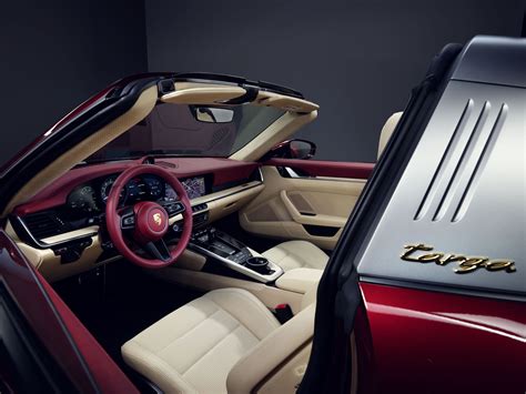 Paying tribute to tradition: the 911 Targa 4S Heritage Design Edition ...