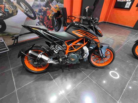 KTM 250 Duke BS6 Price, Mileage, Colors, Reviews, Image