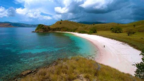 11 Beautiful Beaches in East Nusa Tenggara | Authentic Indonesia