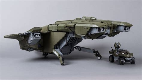 D77H-TCI Pelican (from "Halo 3") | Lego halo, Lego spaceship, Cool lego